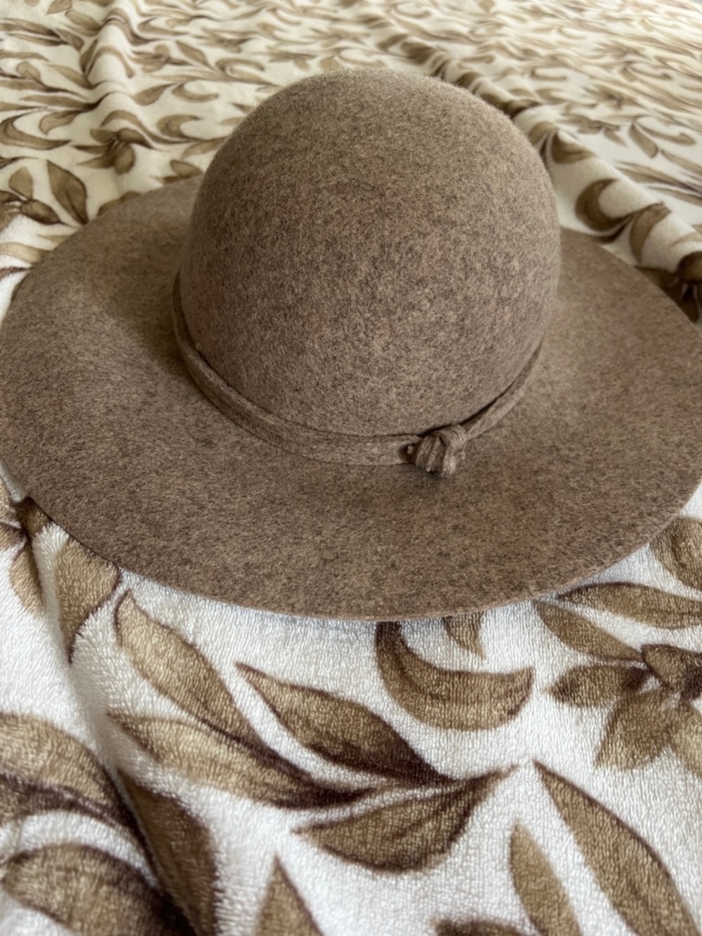 NEW Bass Wide-Brim Wool Felt Hat in taupe